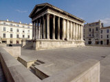 Maison Carree, Roman Temple from 19 BC, Nimes, Languedoc, France, Europe