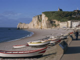 Beach and Falaise D'Amont, Etretat, Cote D'Albatre, Haute Normandie, France, Europe