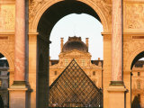Pyramide and Palais Du Louvre, Musee Du Lourve, Paris, France