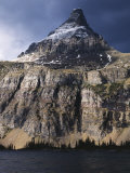 Reynolds Mountain and Hidden Lake near Logan Pass, Glacier National Park, Montana, USA