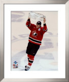Joe Thornton with 2004 World Cup Trophy &copy;Photofile