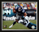 Jeremy Shockey - '04/'05 breaking tackle vs. Eagles &copy;Photofile