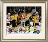 Johnny Boychuk, Mark Recchi, David Krejci,Patrice Bergeron, & Derek Morris Celebrate Recchi