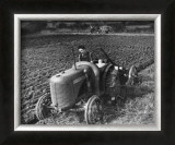 Buy Women at War: On the Land at AllPosters.com
