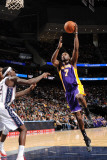 Los Angeles Lakers v New Jersey Nets: Lamar Odom and Anthony Morrow