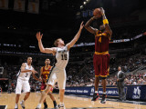 Cleveland Cavaliers  v San Antonio Spurs: Antawn Jamison and Matt Bonner