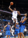 Dallas Mavericks v Oklahoma City Thunder: Kevin Durant and Tyson Chandler