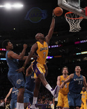 Washington Wizards v Los Angeles Lakers: Lamar Odom and Nick Young