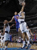 Buy Detroit Pistons v Dallas Mavericks: Tayshaun Prince and Tyson Chandler at AllPosters.com