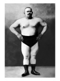 Bodybuilder in Hands on Hips Pose
