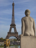 Statue on Trocadero and Eiffel Tower