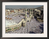 Hundreds of Thousands of Pilgrims Perform Friday Prayers at the Great Mosque in Mecca, Saudi Arabia