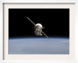 Soyuz TMA-11 Spacecraft Above Earth