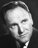 Bernard Lee