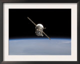 Soyuz TMA-11 Spacecraft Above Earth