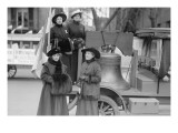 Suffragettes Sport a Replica of the Liberty Bell