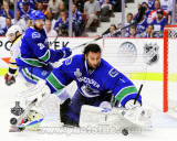 Roberto Luongo Game 2 of the 2011 NHL Stanley Cup Finals Action(#12)