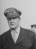 Buy General Douglas Macarthur at Haneda Field at AllPosters.com