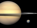 Illustration of Saturn and Earth to Scale