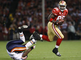 Bears 49ers Football: San Francisco, CA - Vernon Davis