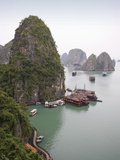 Boats in Halong Bay in Vietnam Fotografie-Druck