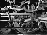 Lead Driver & Valve Gear, AT&SF #3751 from the Railroad Series