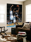 San Antonio Spurs v New Orleans Hornets: Richard Jefferson and Emeka Okafor
