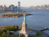 Statue of Liberty (Jersey City, Hudson River, Ellis Island and Manhattan Behind), New York, USA