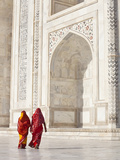 Taj Mahal, UNESCO World Heritage Site, Women in Colourful Saris, Agra, Uttar Pradesh State, India, 