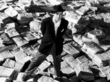 Citizen Kane, Orson Welles, 1941, Astride Stacks Of Newspaper