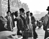 Le Baiser de l'Hotel de Ville, Paris, 1950 Art Print
