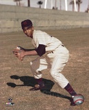 Ernie Banks - Fielding, posed