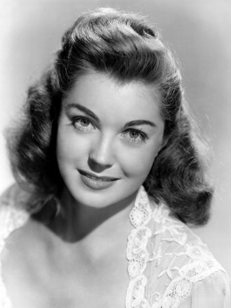 Portrait of Esther Williams 1946 Premium Poster