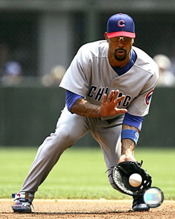 Derrek Lee 2005 - Fielding Action Photograph Derrek Lee 2005 - Fielding Action Photograph