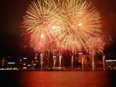 pershouse-craig-fireworks-display-over-victoria-harbour-for-chinese-new-year-hong-kong.jpg