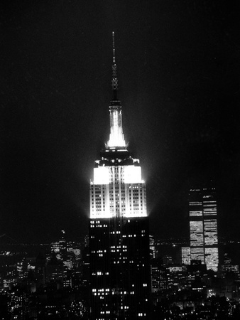the-empire-state-building-lights-up-at-night.jpg
