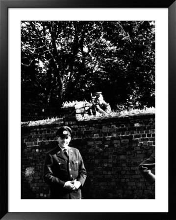 Berlin Wall, 1961 Framed Print Berlin Wall, 1961 Framed Print