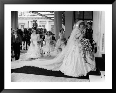 prince charles and princess diana wedding pictures. Prince Charles and Princess Diana After Their Wedding at St Pauls Cathedral