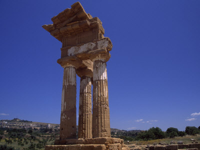 Ancient Roman Architecture on Ruins Of Ancient Roman Column Architecture In Sicily  Italy