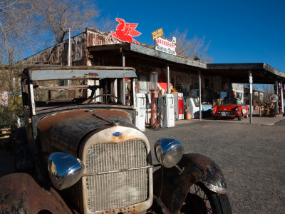 Rusty Car at Old Route 66 Visitor Centre, Route 66, Hackberry, Arizona, USA Stretched Canvas Print