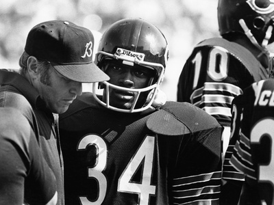 Walter Payton - 1979 Stretched Canvas Print