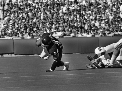 Walter Payton - 1979 Stretched Canvas Print