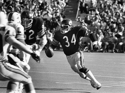 Walter Payton - 1979 Stretched Canvas Print