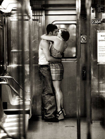 subway-kiss.jpg