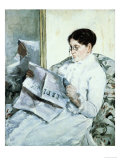 Reading "Le Figaro"