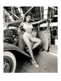 Pin-Up Girl: 1932 Deuce Coupe Garage
