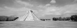 El Castillo Pyramid  Chichen Itza  Yucatan  Mexico