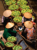 Floating Market along the Mekong Delta  an Giang  Vietnam