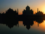 17th Century Taj Mahal Reflected in Yanuna River  Agra  Uttar Pradesh  India