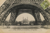 La Base de la Tour Eiffel